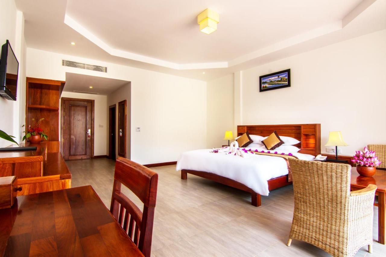 Glorious Hotel&Spa Kâmpóng Thum Esterno foto