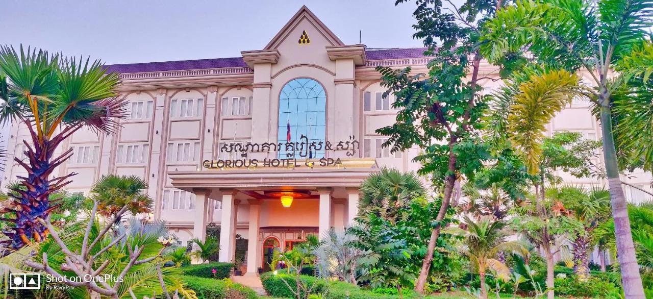 Glorious Hotel&Spa Kâmpóng Thum Esterno foto