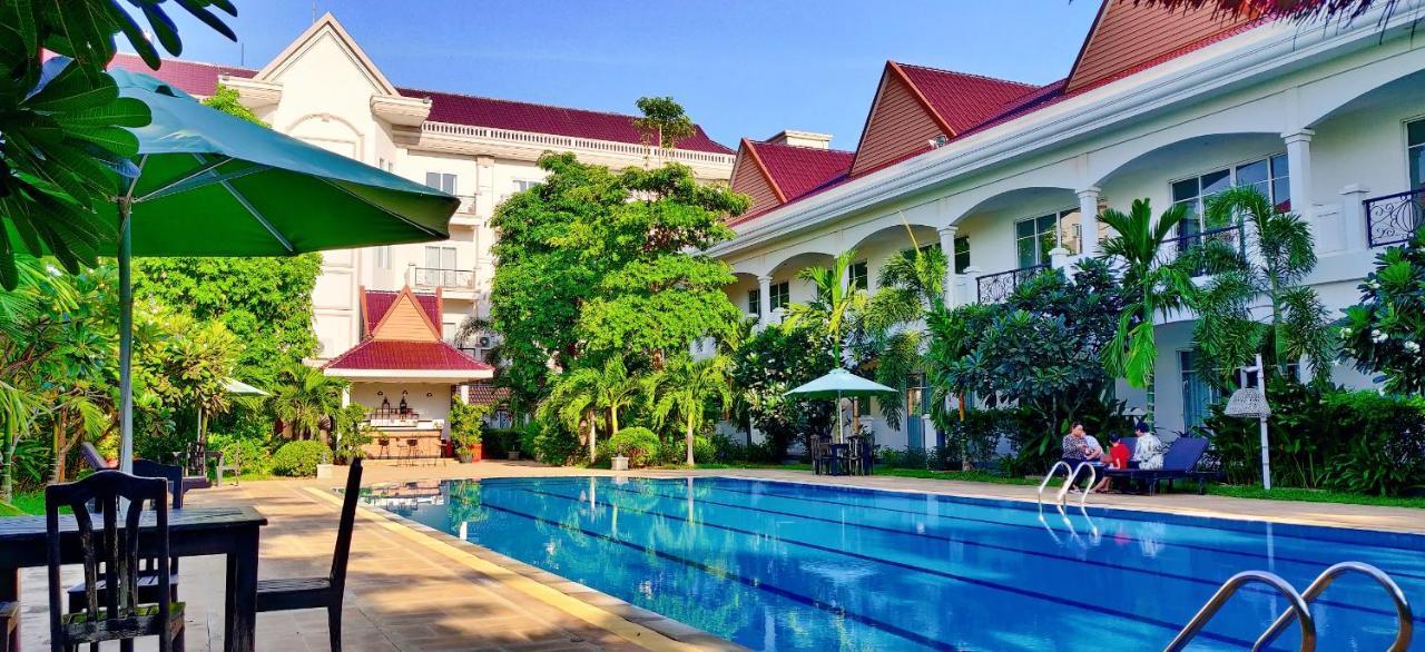 Glorious Hotel&Spa Kâmpóng Thum Esterno foto